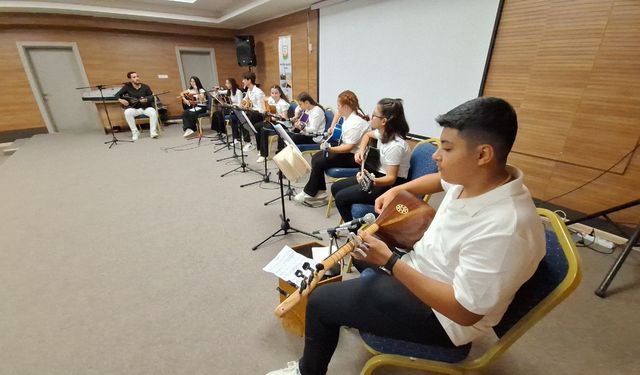 Öğrencilerin Düzenlediği Gitar Konseri Büyük Beğeni Topladı