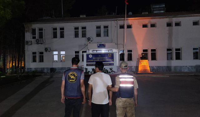 187 Yıl Hapis Cezasıyla Aranıyordu, Şanlıurfa’da Kıskıvrak Yakalandı!