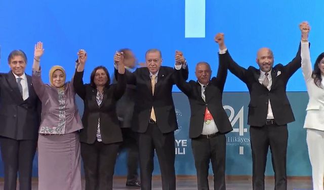 CHP'den istifa eden Özlem Çerçioğlu AK Parti'ye katıldı