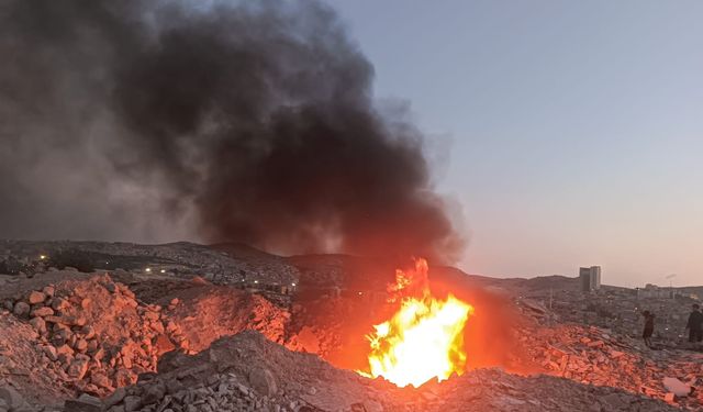 Eyyübiye'de korkutan yangın