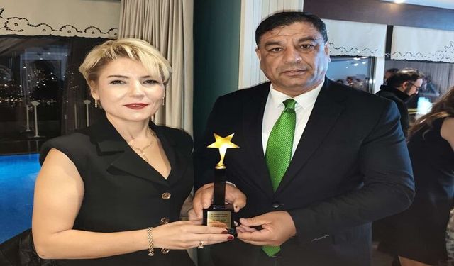 Yılın Siyasetçisi Ödülü Halil Aslan’a Verildi