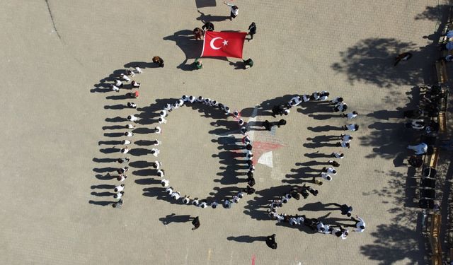 Şanlıurfalı Köy Öğrencilerinden Duygulandıran 29 Ekim Gösterisi