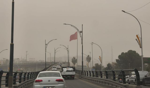 Şanlıurfa’yı toz bulutu esir aldı