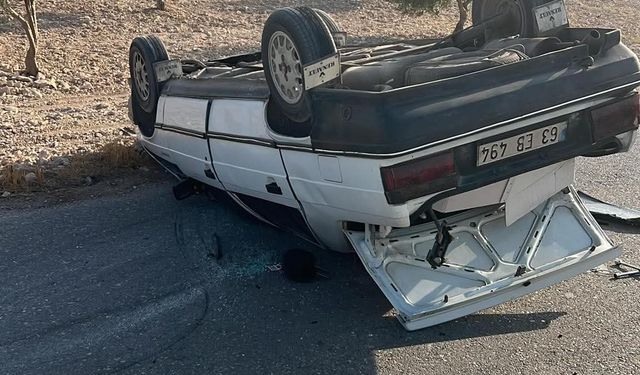 Birecik’te Virajı Alamayan Otomobil Takla Attı: 1 Yaralı