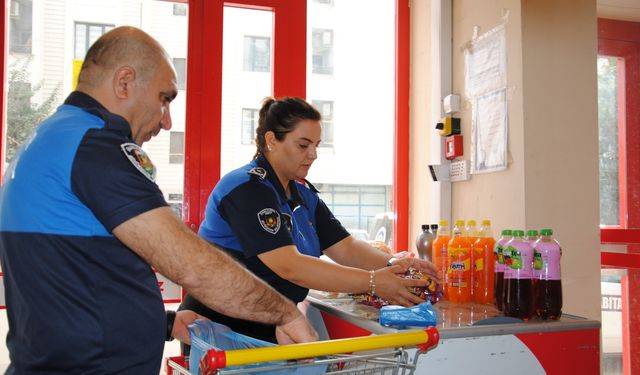 Şanlıurfa’da Zabıta Ekiplerinden Zincir Marketlere Sıkı Denetim