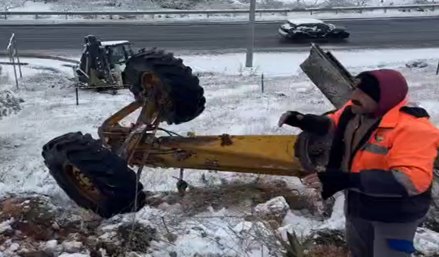Halfeti’de İş Makinesi Devrildi, 1 Yaralı