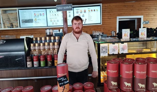 Halfeti’nin Fark Yaratan Yüzer Kahvesi: Türkiye’nin İlk ve Tek Su Üstünde Artukbey Kahve