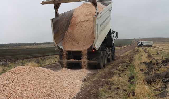 Büyükşehir, Siverek Kırsalında Yol Seferberliğini Sürdürüyor