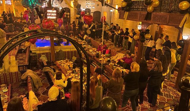 Şanlıurfa'da Yılbaşı Coşkusu Sıra Gecesiyle Kutlandı