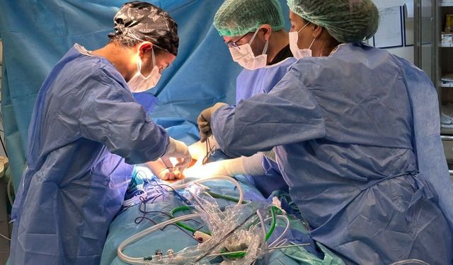 Rektum Kanseri Laparoskopik Yöntemle Başarıyla Tedavi Edildi.