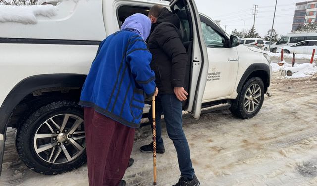 Viranşehir Belediyesi’nden Diyaliz Hastasına Kar Mesaisinde Destek