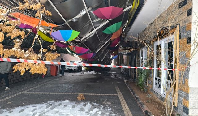 Yoğun Kar Sonrası Suruç Sanat Sokağı Çöktü