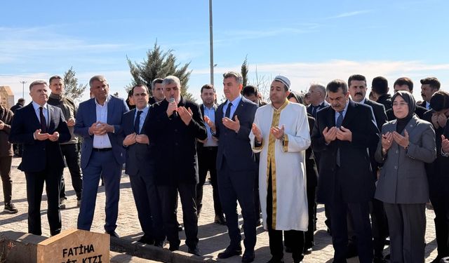 Bakan Tekin Şanlıurfa’da: Önce Deprem Şehitleri, Sonra Sınıflar