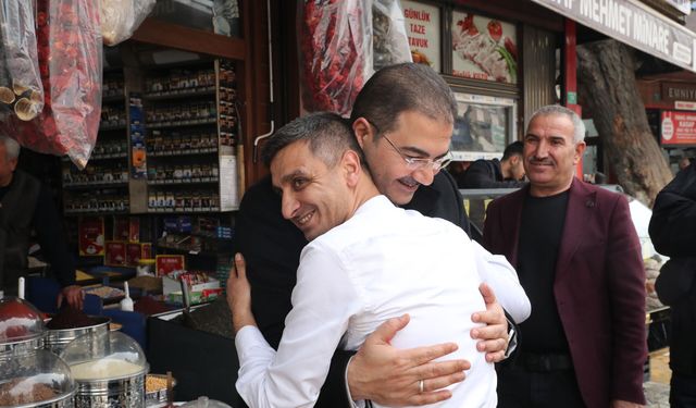 Başkan Canpolat, halkla iç içe olmayı sürdürüyor