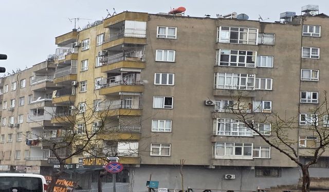 Haliliye'de Temel Kazasında Zara Gören Bina Tahliye Edildi