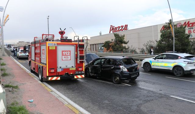 Şanlıuraf'da otomobil kaza yaptı, 3 yaralı
