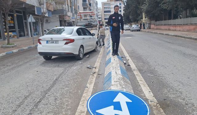 Birecik’te Trafik Kazası: Araç Dublajın Üzerine Çıktı