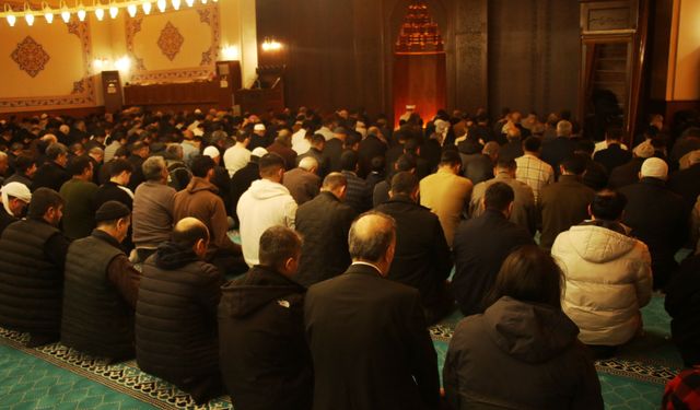Haliliye’de Enderun Usulü Teravih Geleneği Yaşatıldı