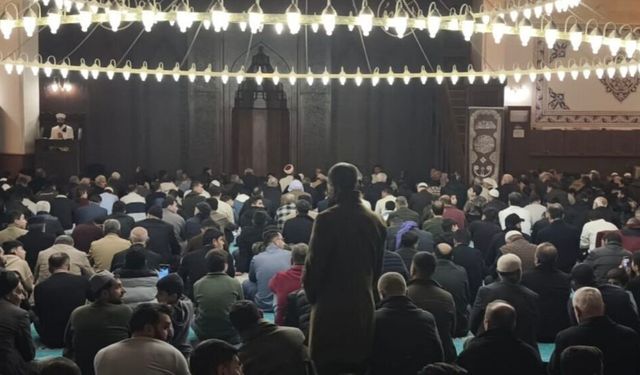 Peygamber şehrinde kandil yoğunluğu