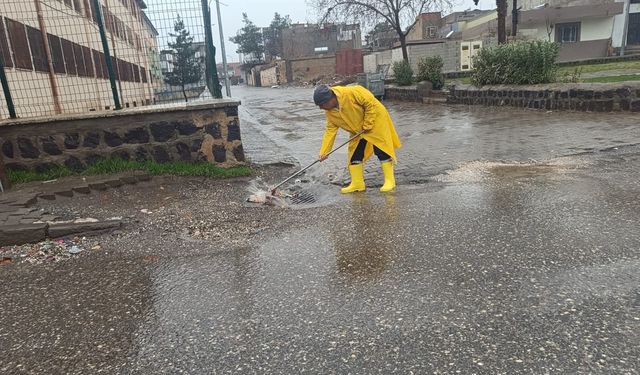 Yağışlara karşı kent genelinde kesintisiz mesai