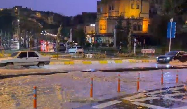 Şanlıurfa’da Sağanak ve Dolu Hayatı Olumsuz Etkiledi