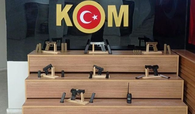 Şanlıurfa’da Araçta Silah ve Mühimmat Dolu Cephanelik Bulundu