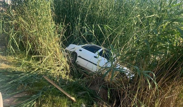 Harran’da Korkutan Kaza! Otomobil Tahliye Kanalına Uçtu