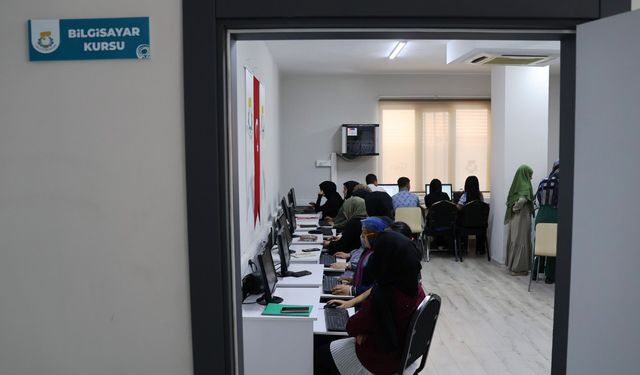 Haliliye Belediyesi Gençlerin Eğitimine Destek Olmayı Sürdürüyor