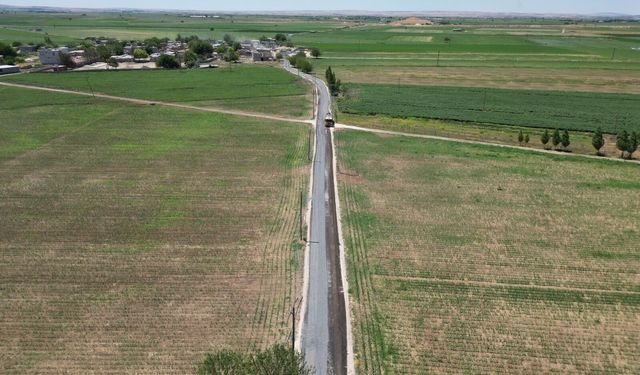 Büyükşehir’in Suruç Kırsalında Yol Atağı Sürüyor