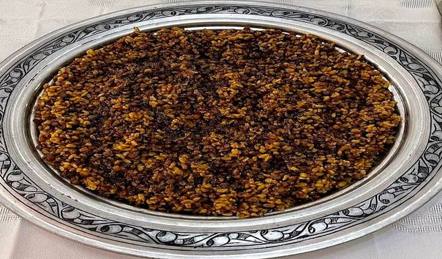 Birecik’te Sofralardan Türbe Bahçelerine Uzanan Gelenek: Hasbeli Aş