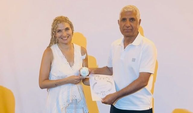 Prof. Dr. Sedat Benek’in Belgeseline Uluslararası Ödül