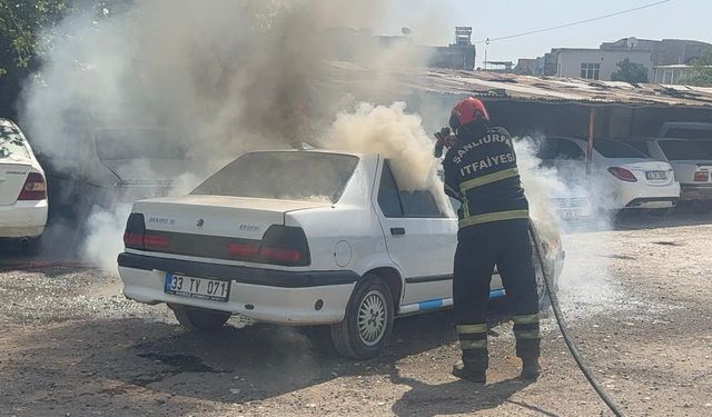 Şanlıurfa’da park halindeki otomobil alevlere teslim oldu!