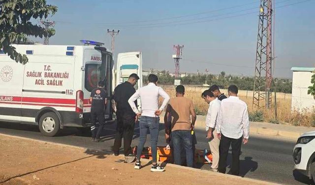 Akçakale'de otomobil ile elektrikli motosiklet çarpıştı: 1 yaralı