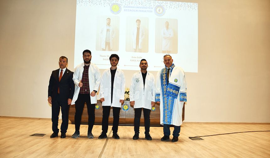 HRÜ'de Eczacılık Fakültesi Öğrencileri Beyaz Önlüklerini Giydi