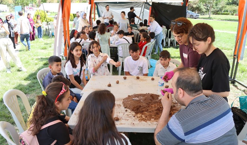 Büyükşehir Belediyesi’nden Renkli Ve İlham Verici Bir Şenlik