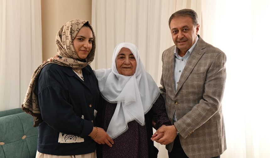 Vali Şıldak'tan Annelere Ziyaret
