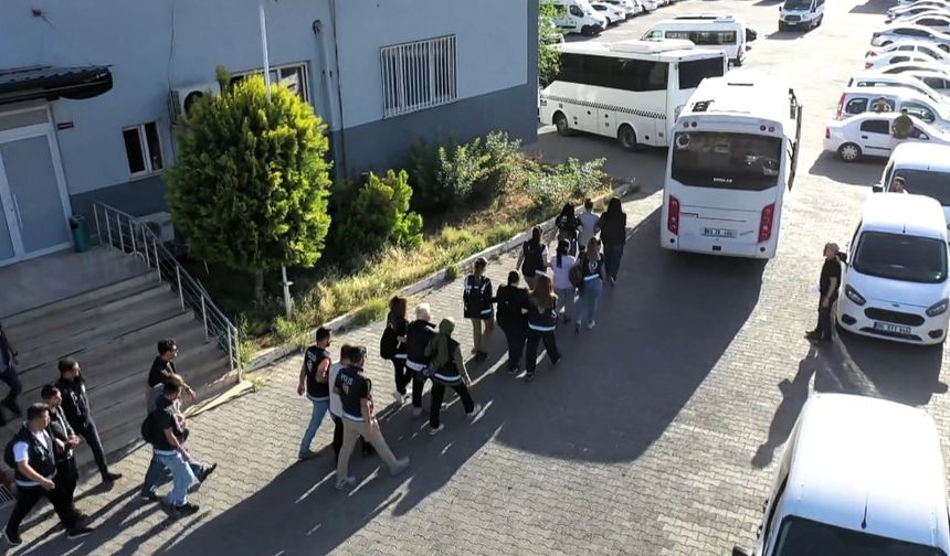 Şanlıurfa merkezli 25 ilde dolandırıcı operasyonu