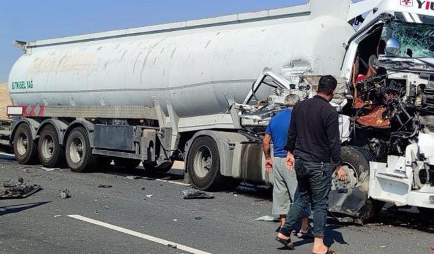 Viranşehir’de Tır Kamyona Çarptı: 1 Yaralı