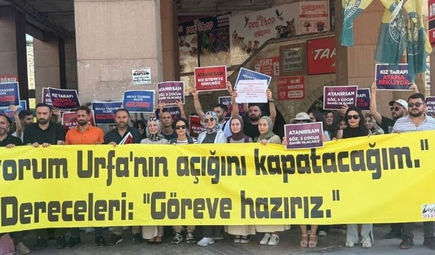 Atanamayan Öğretmenler Şanlıurfa'da Haklarını Pankartlarla Haykırdı