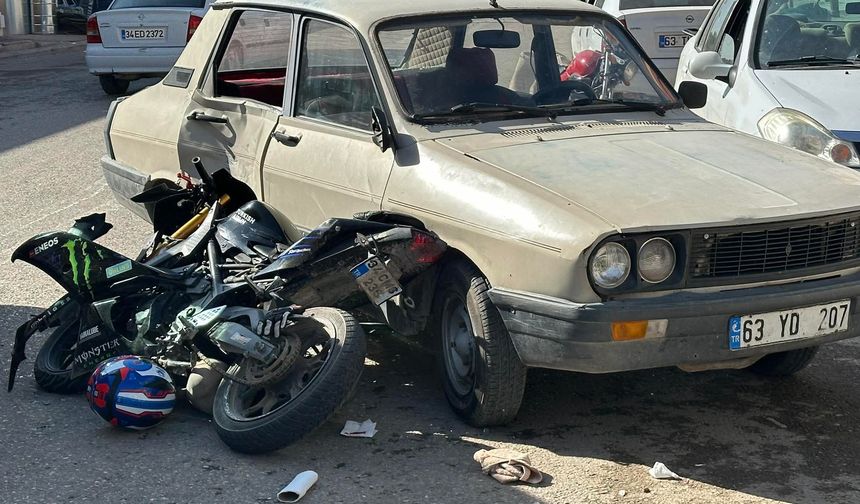 Şanlıurfa'da Otomobil ile motosiklet çarpıştı: 1 yaralı