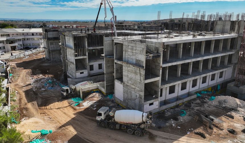 Harran Devlet Hastanesi'nde Katlar Yükseliyor