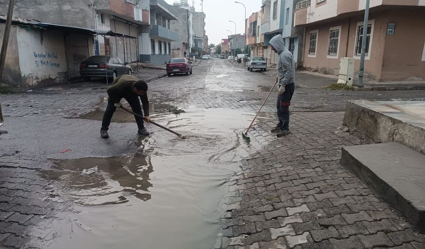 Viranşehir’de Kum Fırtınası ve Çamur Yağışı: Belediye Ekipleri Sahada Seferber Oldu
