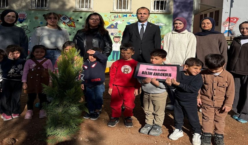 Öğretmenler Günü'nde Fidanla Anlamlı Vefa: Erdoğan Şal’a Şanlıurfa'dan Sürpriz