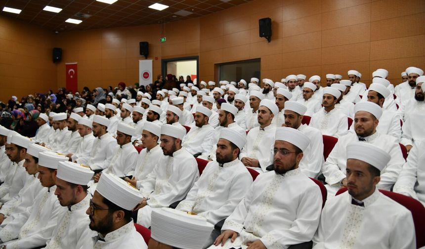 Vali Şıldak’tan Genç İmamlara Uyarı: "Devletimizin Çizgisinden Ayrılmayın!"