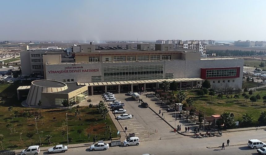 Viranşehir Devlet Hastanesi’nde Büyük Böbrek Kisti Kapalı Yöntemle Başarıyla Alındı.