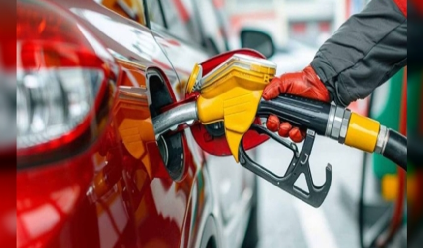 Akaryakıta Yeni Zam Geliyor: Benzin Bu Gece, Motorin Cumartesi Zamlanacak