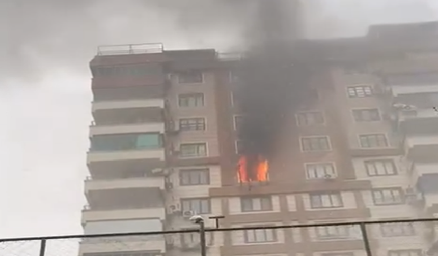 Karaköprü’de 12 Katlı Apartmanda Yangın Paniği!