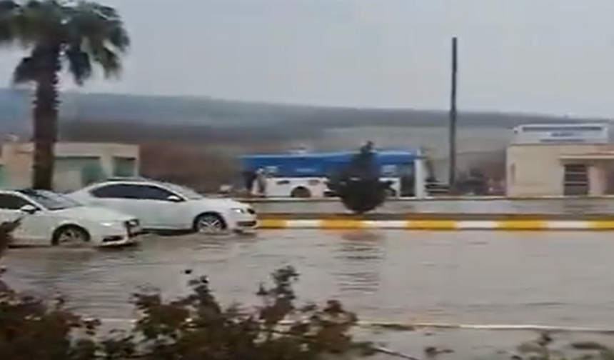 Şanlıurfa’da Sağanak Alarmı: Sürücüler Zor Anlar Yaşadı