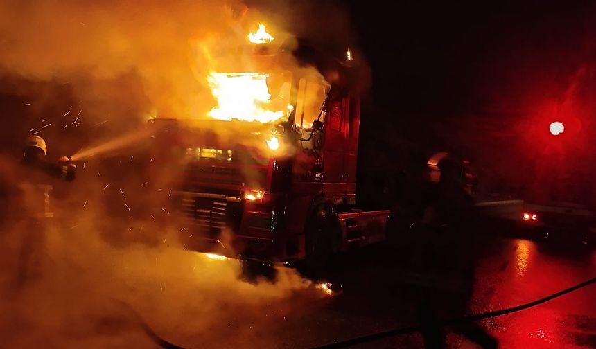 Şanlıurfa’da yürekleri ağza getiren TIR yangını