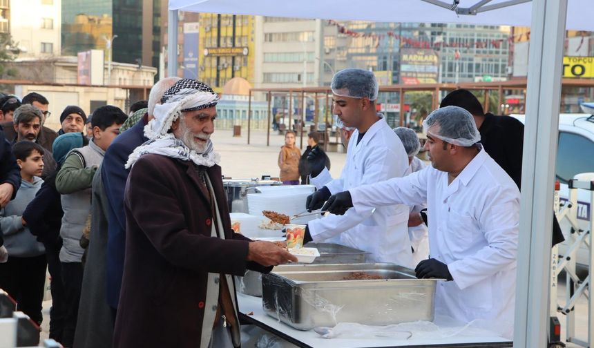Büyükşehir’in İftar Çadırında İlk Oruçlar Açıldı